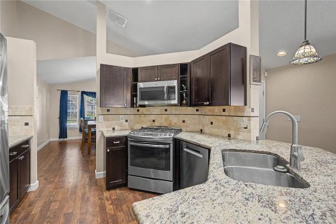 House in Lutz, Florida 3 bedrooms, 157.47 sq.m. № 2235437 - photo 7