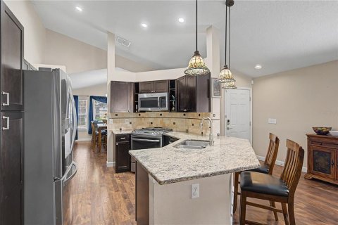 House in Lutz, Florida 3 bedrooms, 157.47 sq.m. № 2235437 - photo 8