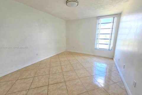 Condominio en alquiler en Miami, Florida, 2 dormitorios, 83.61 m2 № 2057967 - foto 5
