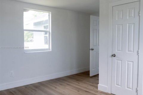 House in Fort Lauderdale, Florida 2 bedrooms, 92.9 sq.m. № 1772317 - photo 20