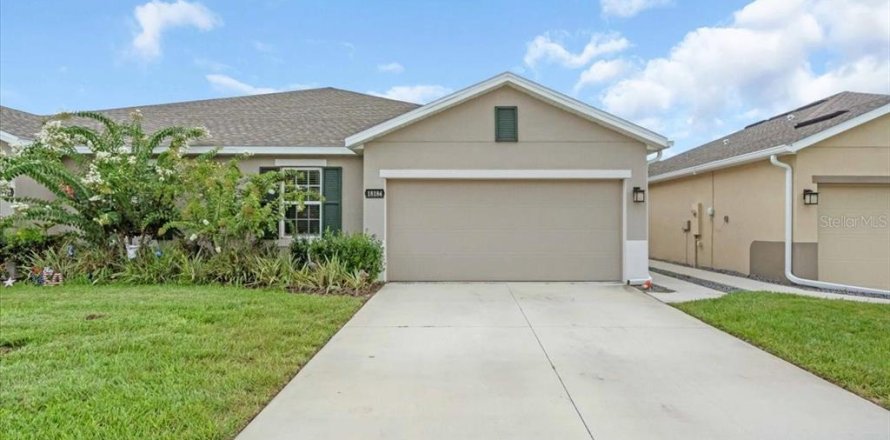 House in Land O' Lakes, Florida 3 bedrooms, 142.33 sq.m. № 1836858