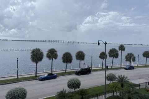 Copropriété à louer à Miami, Floride: 2 chambres, 107.12 m2 № 2273353 - photo 15