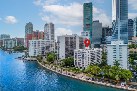 Condo à Miami, Floride, 2 chambres  № 2273353