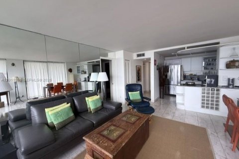 Copropriété à louer à Miami, Floride: 2 chambres, 107.12 m2 № 2273353 - photo 13