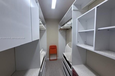 Copropriété à louer à Miami, Floride: 2 chambres, 107.12 m2 № 2273353 - photo 24