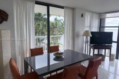 Copropriété à louer à Miami, Floride: 2 chambres, 107.12 m2 № 2273353 - photo 14