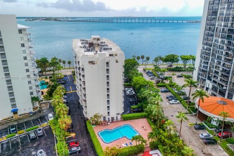 Copropriété à louer à Miami, Floride: 2 chambres, 107.12 m2 № 2273353 - photo 6
