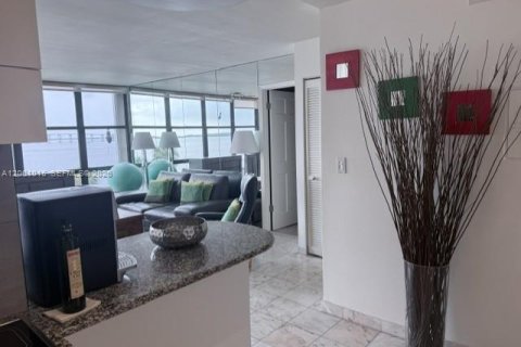 Copropriété à louer à Miami, Floride: 2 chambres, 107.12 m2 № 2273353 - photo 18