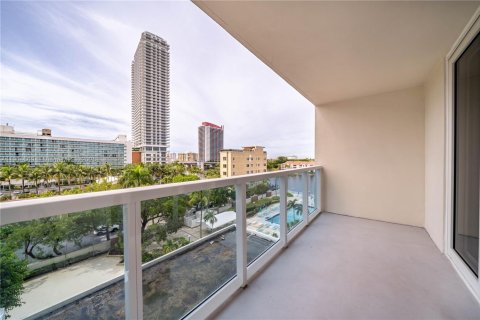 Copropriété à louer à Hollywood, Floride: 1 chambre, 83.61 m2 № 2016214 - photo 17