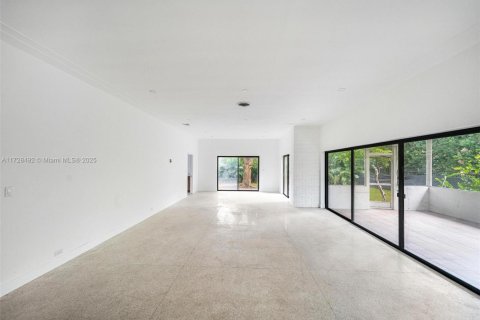 House in Bal Harbour, Florida 4 bedrooms, 225.2 sq.m. № 1702979 - photo 7