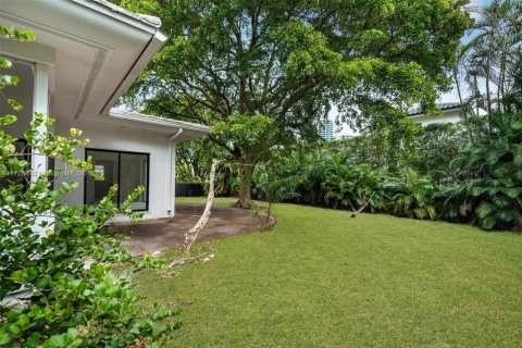 House in Bal Harbour, Florida 4 bedrooms, 225.2 sq.m. № 1702979 - photo 27