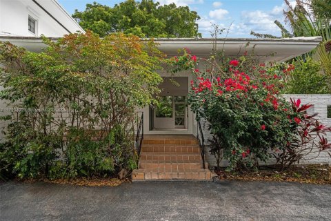 House in Bal Harbour, Florida 4 bedrooms, 225.2 sq.m. № 1702979 - photo 30