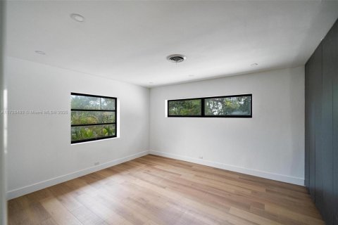 House in Bal Harbour, Florida 4 bedrooms, 225.2 sq.m. № 1702979 - photo 20