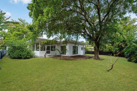 House in Bal Harbour, Florida 4 bedrooms, 225.2 sq.m. № 1702979 - photo 24