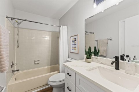 Townhouse in Tampa, Florida 3 bedrooms, 148.64 sq.m. № 2228053 - photo 21