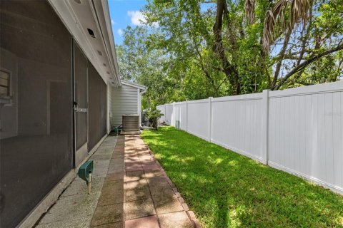 Townhouse in Tampa, Florida 3 bedrooms, 148.64 sq.m. № 2228053 - photo 25