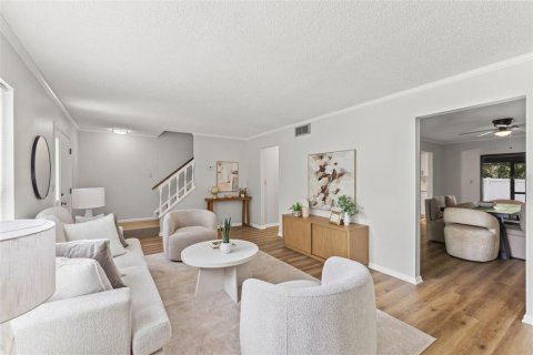 Townhouse in Tampa, Florida 3 bedrooms, 148.64 sq.m. № 2228053 - photo 7