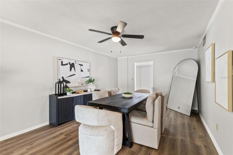Townhouse in Tampa, Florida 3 bedrooms, 148.64 sq.m. № 2228053 - photo 15