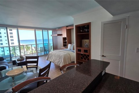 Condominio en alquiler en Hollywood, Florida, 45.15 m2 № 2012176 - foto 7