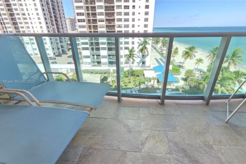 Condominio en alquiler en Hollywood, Florida, 45.15 m2 № 2012176 - foto 25
