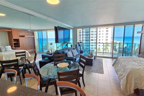 Condominio en alquiler en Hollywood, Florida, 45.15 m2 № 2012176 - foto 8