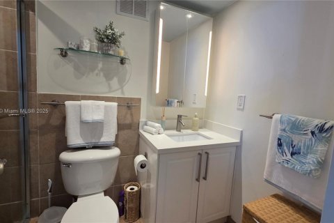 Condominio en alquiler en Hollywood, Florida, 45.15 m2 № 2012176 - foto 20