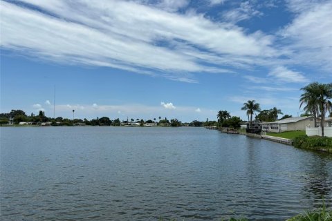 Terreno en venta en Holiday, Florida № 1831895 - foto 5