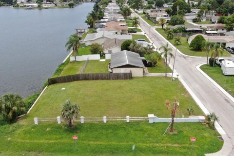 Terreno en venta en Holiday, Florida № 1831895 - foto 7