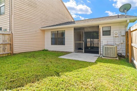 Townhouse in Brooksville, Florida 2 bedrooms, 84.45 sq.m. № 2381116 - photo 24