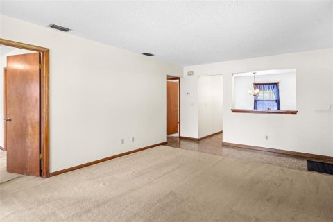 Townhouse in Brooksville, Florida 2 bedrooms, 84.45 sq.m. № 2381116 - photo 10