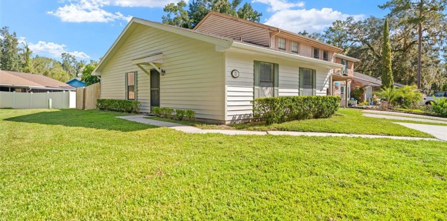 Townhouse in Brooksville, Florida 2 bedrooms, 84.45 sq.m. № 2381116