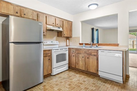 Townhouse in Brooksville, Florida 2 bedrooms, 84.45 sq.m. № 2381116 - photo 14