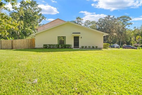 Townhouse in Brooksville, Florida 2 bedrooms, 84.45 sq.m. № 2381116 - photo 5