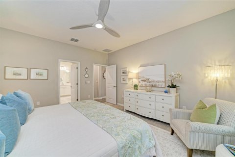 House in Parrish, Florida 4 bedrooms, 215.44 sq.m. № 2216790 - photo 24