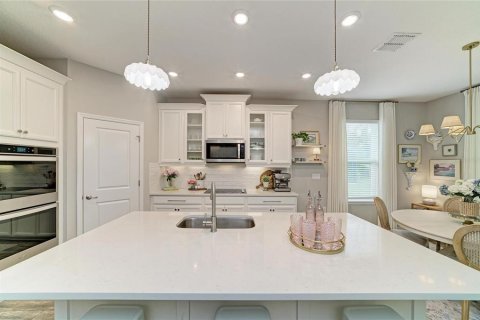 House in Parrish, Florida 4 bedrooms, 215.44 sq.m. № 2216790 - photo 13