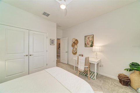 House in Parrish, Florida 4 bedrooms, 215.44 sq.m. № 2216790 - photo 30