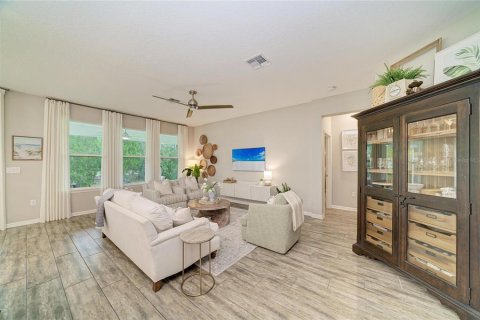 House in Parrish, Florida 4 bedrooms, 215.44 sq.m. № 2216790 - photo 7