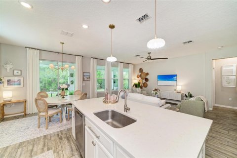 House in Parrish, Florida 4 bedrooms, 215.44 sq.m. № 2216790 - photo 18