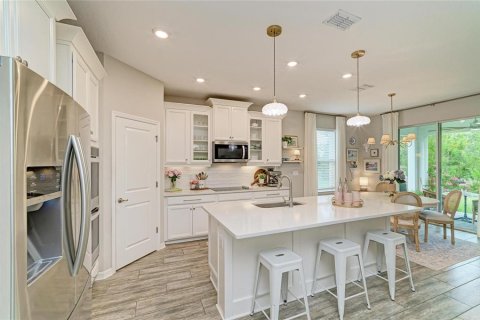 House in Parrish, Florida 4 bedrooms, 215.44 sq.m. № 2216790 - photo 12