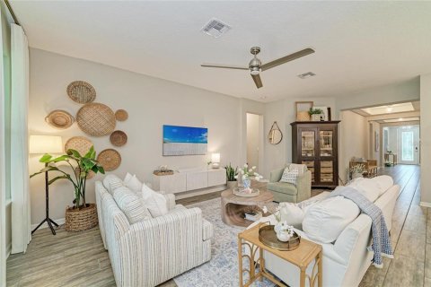 House in Parrish, Florida 4 bedrooms, 215.44 sq.m. № 2216790 - photo 9