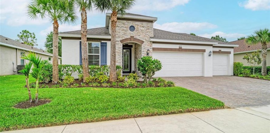 House in Parrish, Florida 4 bedrooms, 215.44 sq.m. № 2216790