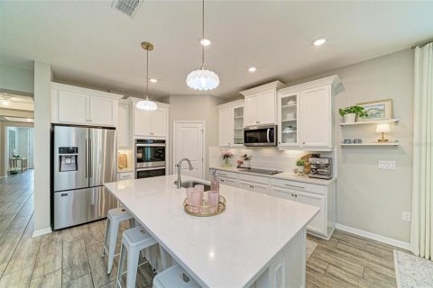 House in Parrish, Florida 4 bedrooms, 215.44 sq.m. № 2216790 - photo 14