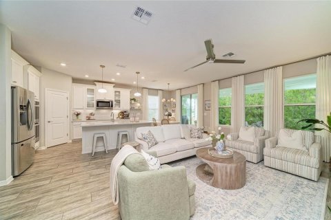 House in Parrish, Florida 4 bedrooms, 215.44 sq.m. № 2216790 - photo 11