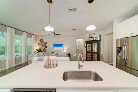 House in Parrish, Florida 4 bedrooms, 215.44 sq.m. № 2216790 - photo 17