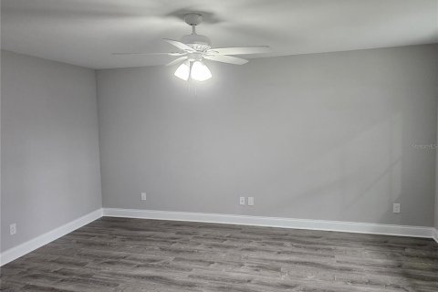 House in Auburndale, Florida 3 bedrooms, 108.97 sq.m. № 1918592 - photo 3