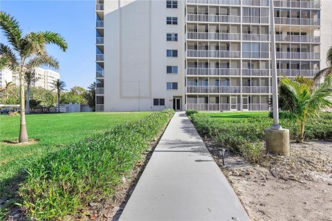 Condominio en venta en Naples, Florida, 3 dormitorios, 138.8 m2 № 2017133 - foto 3