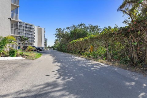Condominio en venta en Naples, Florida, 3 dormitorios, 138.8 m2 № 2017133 - foto 2