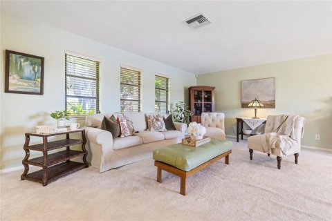 House in Saint Petersburg, Florida 3 bedrooms, 151.52 sq.m. № 1782207 - photo 14
