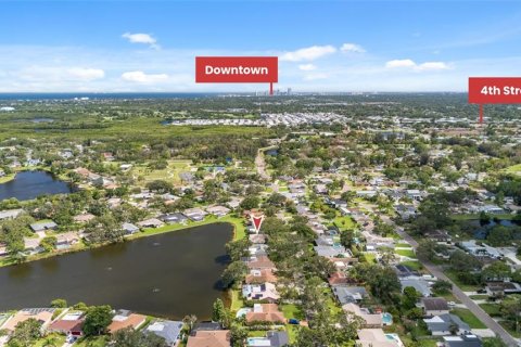 House in Saint Petersburg, Florida 3 bedrooms, 151.52 sq.m. № 1782207 - photo 23