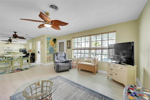 Condominio en venta en Pompano Beach, Florida, 2 dormitorios, 92.9 m2 № 1807668 - foto 6